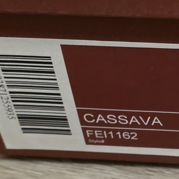 NWT Fuscia Women's Cassava Heels - Picture 14 of 14